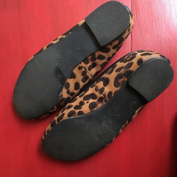 Leopard Cheetah Print Loafers with Tassel Detail - Picture 2 of 8